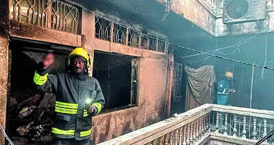 17 of jewellers family 8 kids amongthem die in fire near hyds charminar.jpg