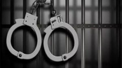 1747507810 arreste cuff.jpg