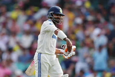 Australia v india mens 5th test match day 1.jpg