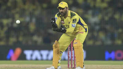 Dhoni 1105 ap.jpg