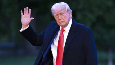 Donald trump hosts dinner billed as the most exclusive invitation in the world for .jpg