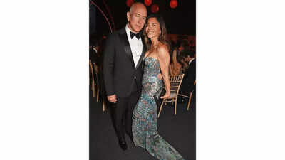 Jeff bezos lauren sanchez.jpg