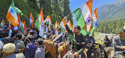 Pahalgam bjp leaders and local residents take part in a tiranga rally to hail .jpg