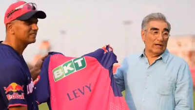 Rahul dravid and eugene levy.jpg