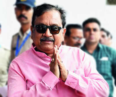 Should be careful sc raps mp min for remarks aimed at col qureshi.jpg