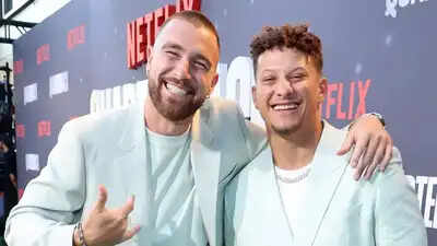 Travis kelce and patrick mahomes.jpg