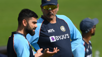 Virat kohli and ravi shastri.jpg