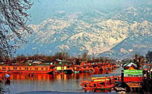 With roadshow from dal to pahalgam jk goes extra mile to woo lost tourists.jpg