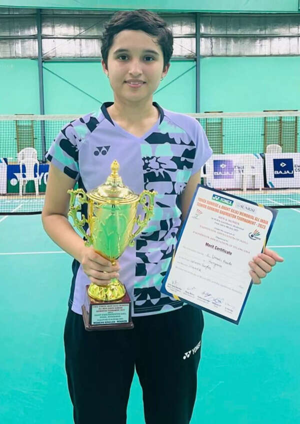 Unnati hooda scores 93 in cbse class 12 while excelling in badminton.jpg
