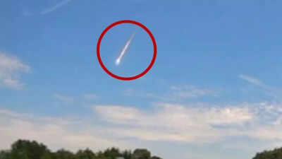 Fireball comet seen streaking across sky over southeastern us reportedly crashes into georgia home.j.jpeg