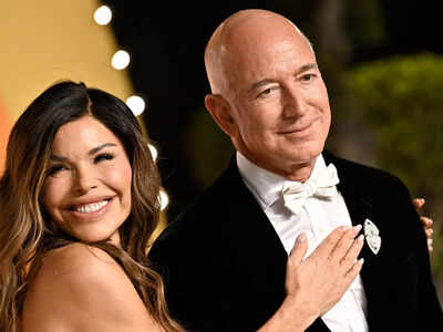 Jeff bezos and lauren sanchez.jpg