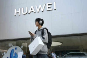 Taiwan adds chinas huawei and smic to export control list.jpg