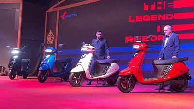 Kinetic dx e scooter launch marks return of legacy nameplate price range more.jpg