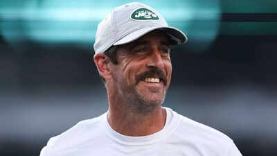 1757505746 aaron rodgers.jpg