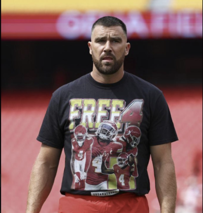 1758032097 travis kelce.jpg