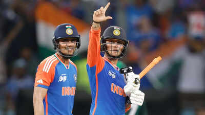 1758509670 abhishek sharma.jpg