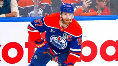 1758598981 connor mcdavid.jpg