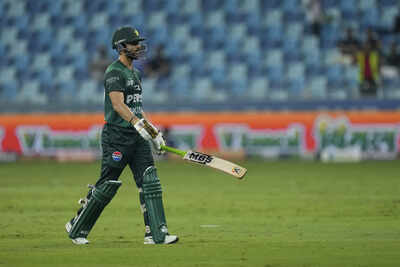 1758680979 salman agha.jpg