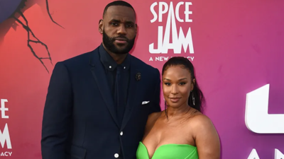 1758759803 lebron james.jpg