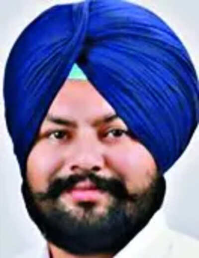 4 yrs jail for aap mla in dalit woman assault case.jpg