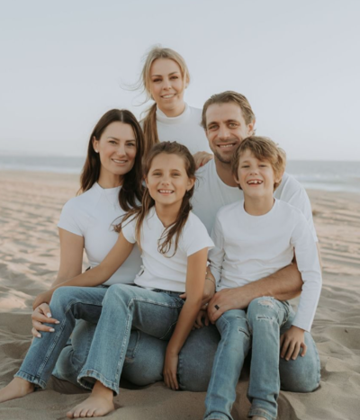 Anze kopitar with his wife and kids.jpg