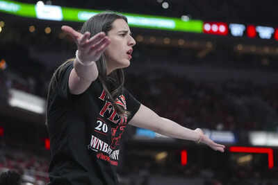Caitlin clark says she was fined 200 by wnba.jpg