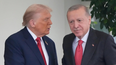 Donald trump left recep erdogan ap.jpg