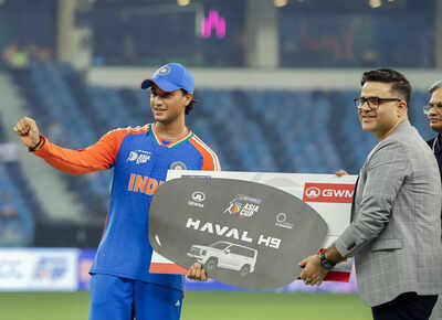 Dubai sep 29 ani india39s abhishek sharma receives the player of the series a.jpg