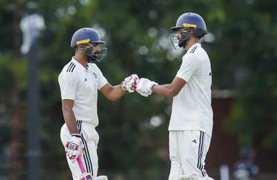 Duleep trophy south zone vs north zone day 1.jpg