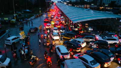 Gurgaon rain highway.jpg
