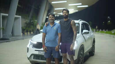 Hardik pandya and jitendra singh.jpg