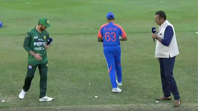 Ind vs pak at toss screengrab.jpg