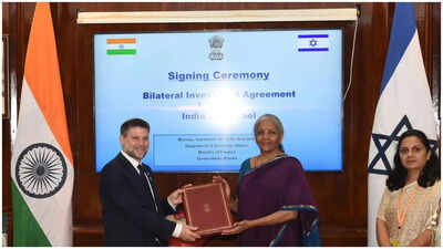 Israel and india sign agreement.jpg