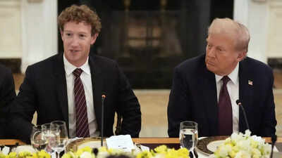 Mark zuckerbergs embarrasing moment caught on camera at donald trumps dinner party.jpg