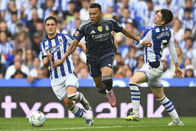 Mbapp leads 10 man real madrid to win at sociedad atletico gets first win of the season.jpg