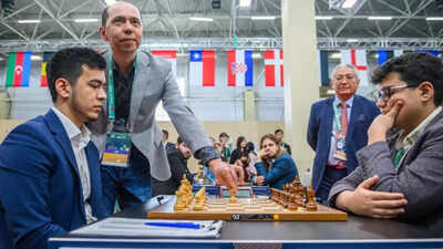 Nodirbek abdusattorov vs yagiz kaan erdogmus fide photo.jpg