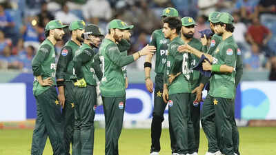 Pakistan team 1709 ap.jpg