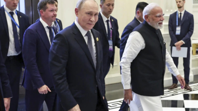 Pm modi along with russian president vladimir putin in china.jpg
