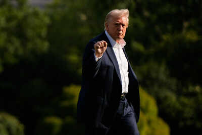 President donald trump gestures as he arrives at the white house friday sept 26 2025 in washington a.jpeg