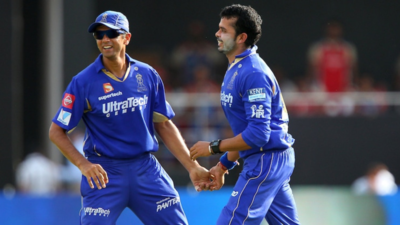 S sreesanth and rahul dravid.jpg