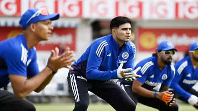 Shubman2 1009 bcci.jpg