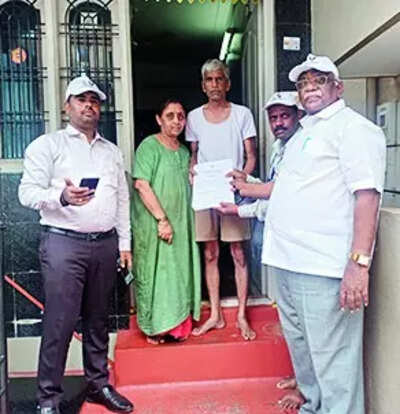 Slow start tech glitches mar ktaka caste survey on day 1.jpg