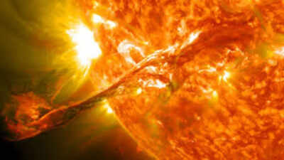 Solar storm hits earth with 21 lakh kmph winds power grids and satellites on high alert.jpg