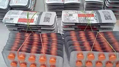 The gang leader salman alias paapa was found to have stocked a staggering 1000 tydol tablets at his.jpeg