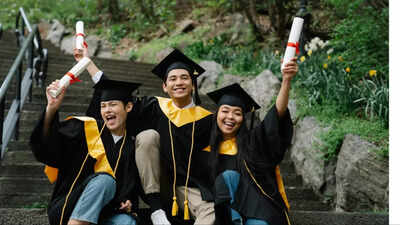 Top 6 degrees for a future proof career in the age of ai skills that robots can39t replace.jpg