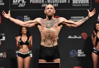 Ufc 257 poirier v mcgregor weigh ins.jpg