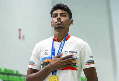 Velkumar wins gold at speed skating world championships.jpg