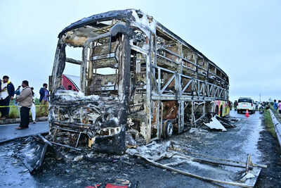 12 killed as bus catches fire in andhra39s kurnool.jpg