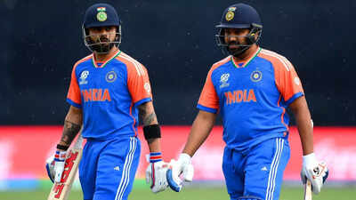 1759977772 virat kohli and rohit sharma.jpg