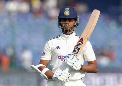 1760188534 ind vs wi 2nd test match day 2.jpg